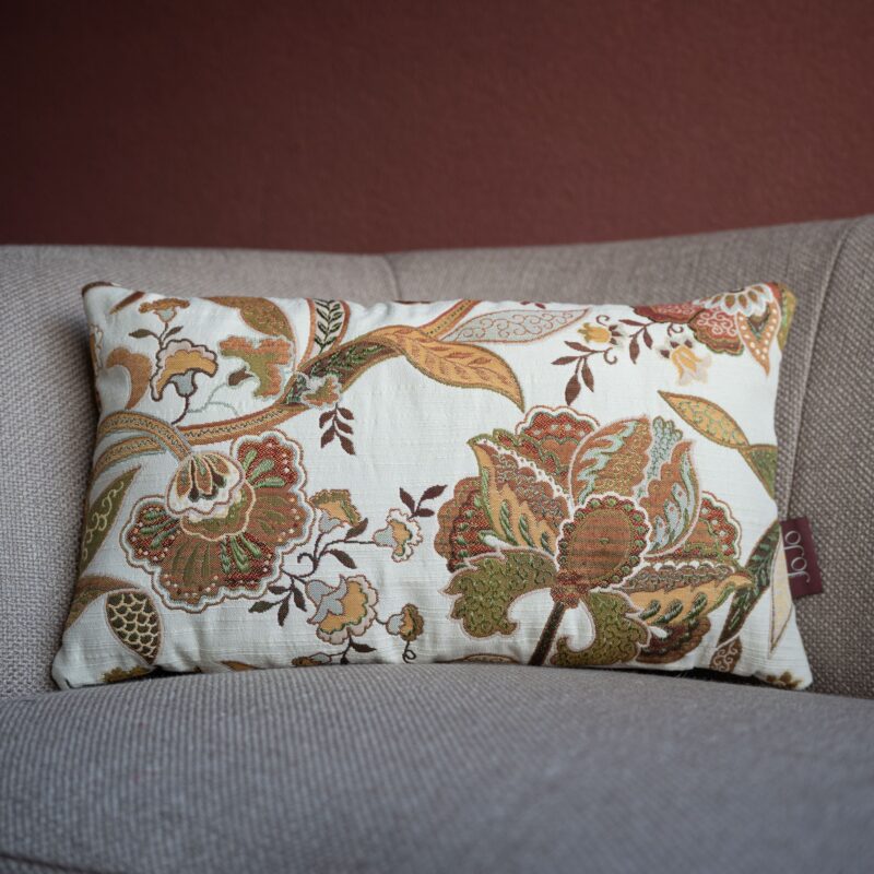 Sierkussen met bloemenprint