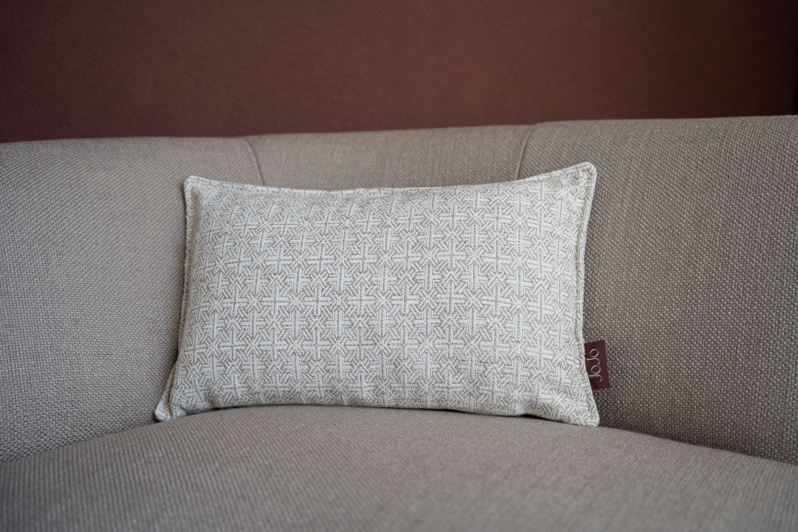 Ivory lines sierkussen met bies 30x50