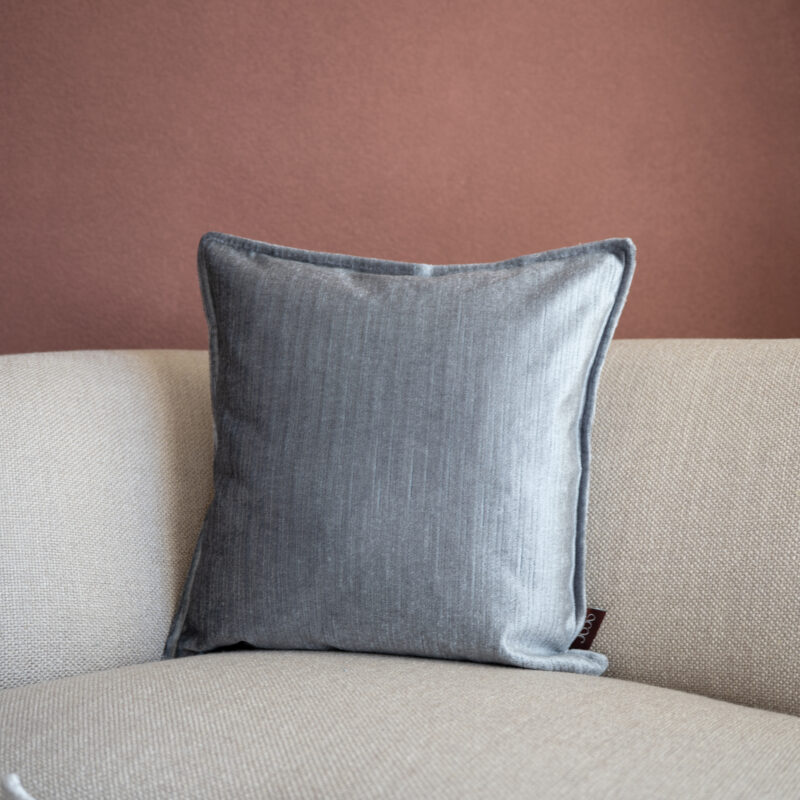 Baby blue sierkussen 45X45