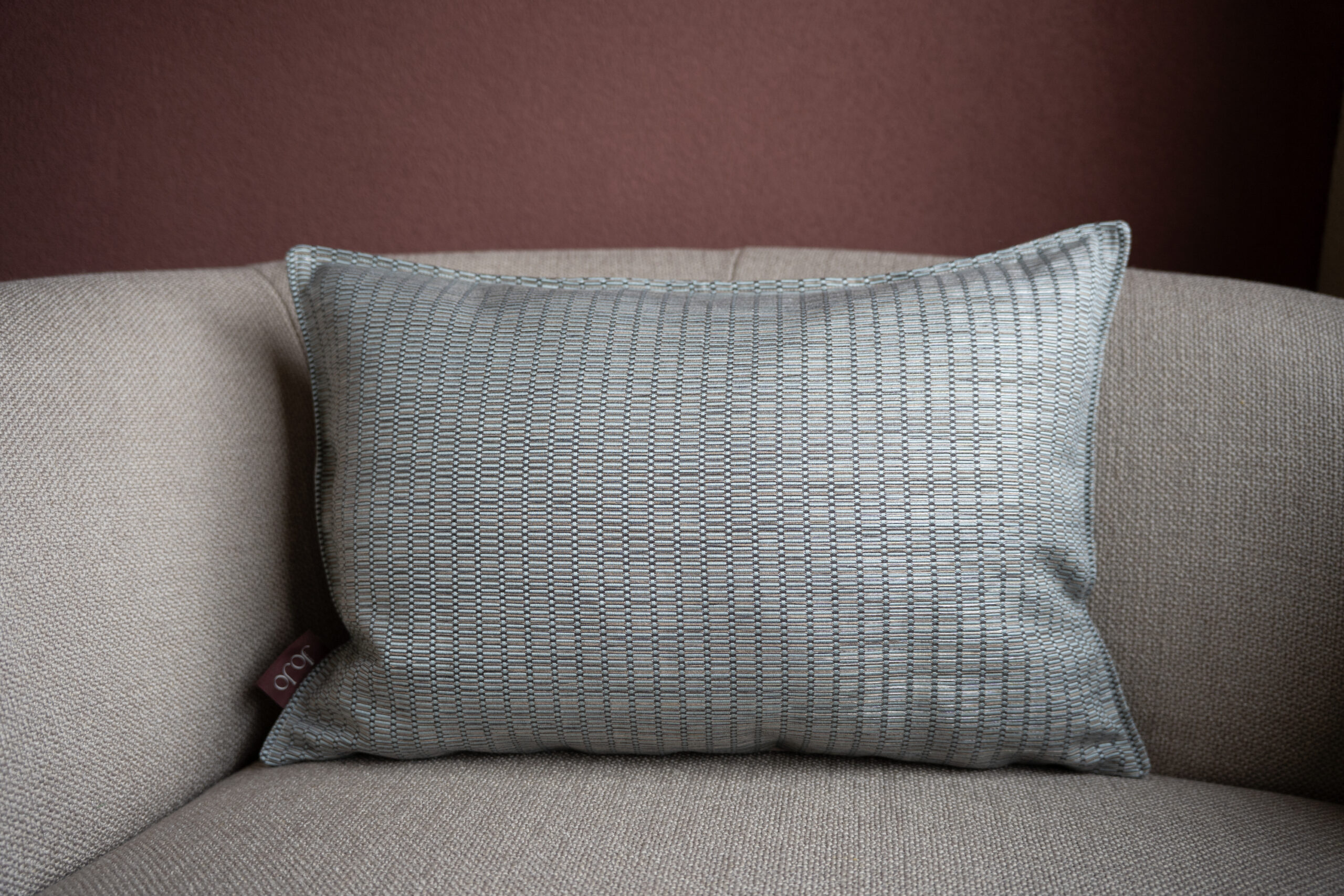 Azura sierkussen met bies 40x60